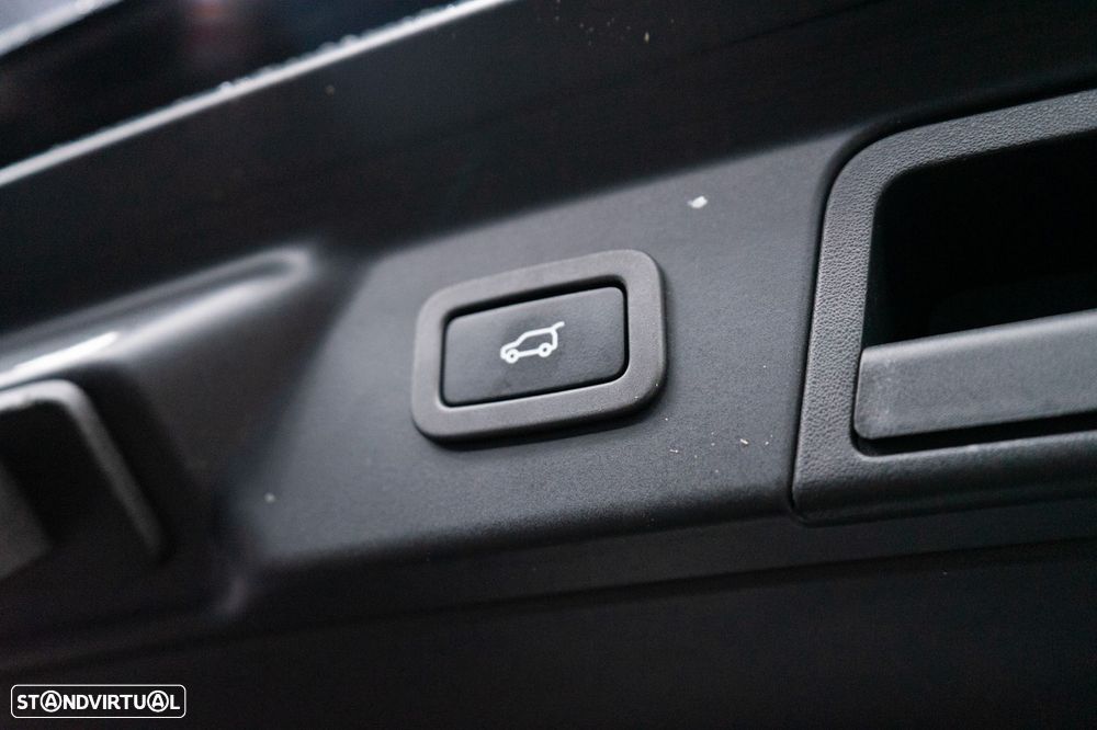 Land Rover Range Rover Velar 2.0d R-Dynamic HSE - 17