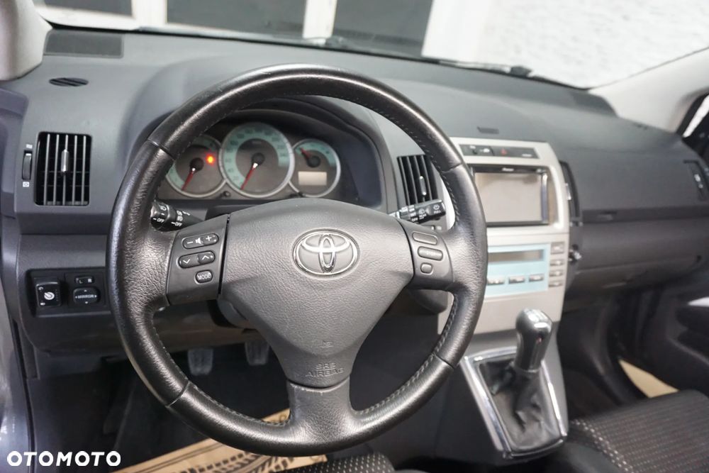 Toyota Corolla Verso 1.6 Sol - 19