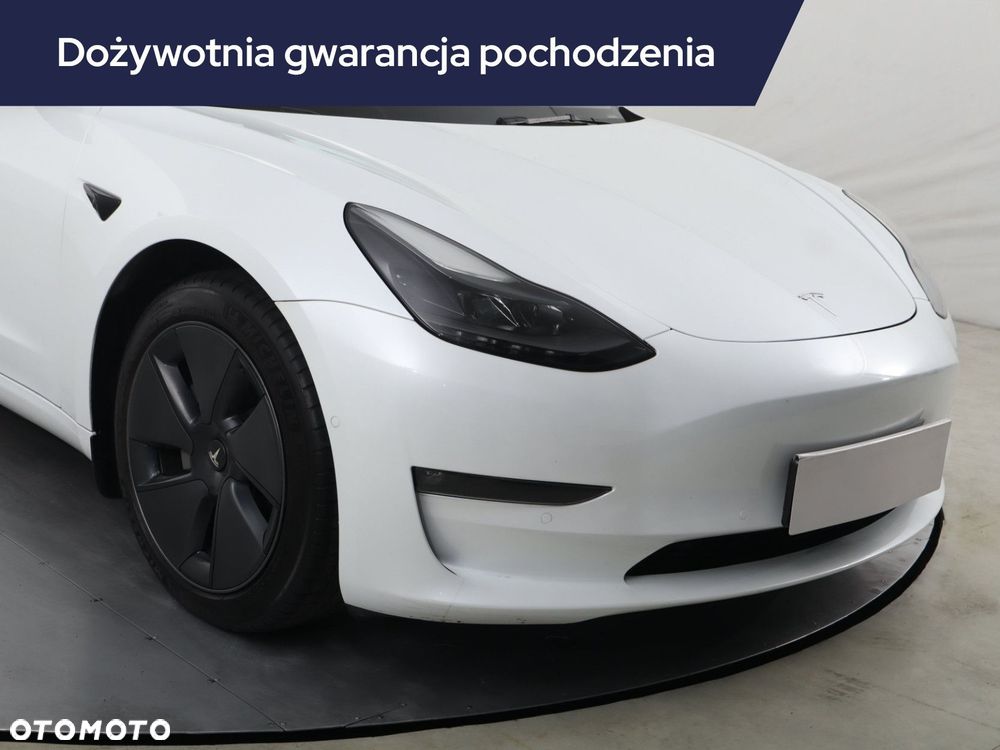 Tesla Model 3 - 24