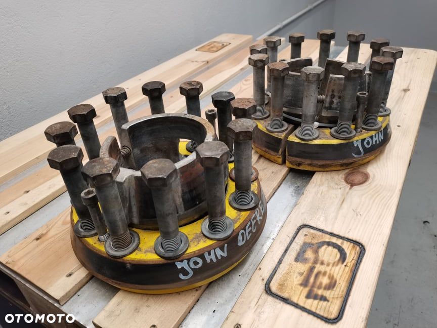 Klin koła tylnego John Deere 8345 R R299669 - 9