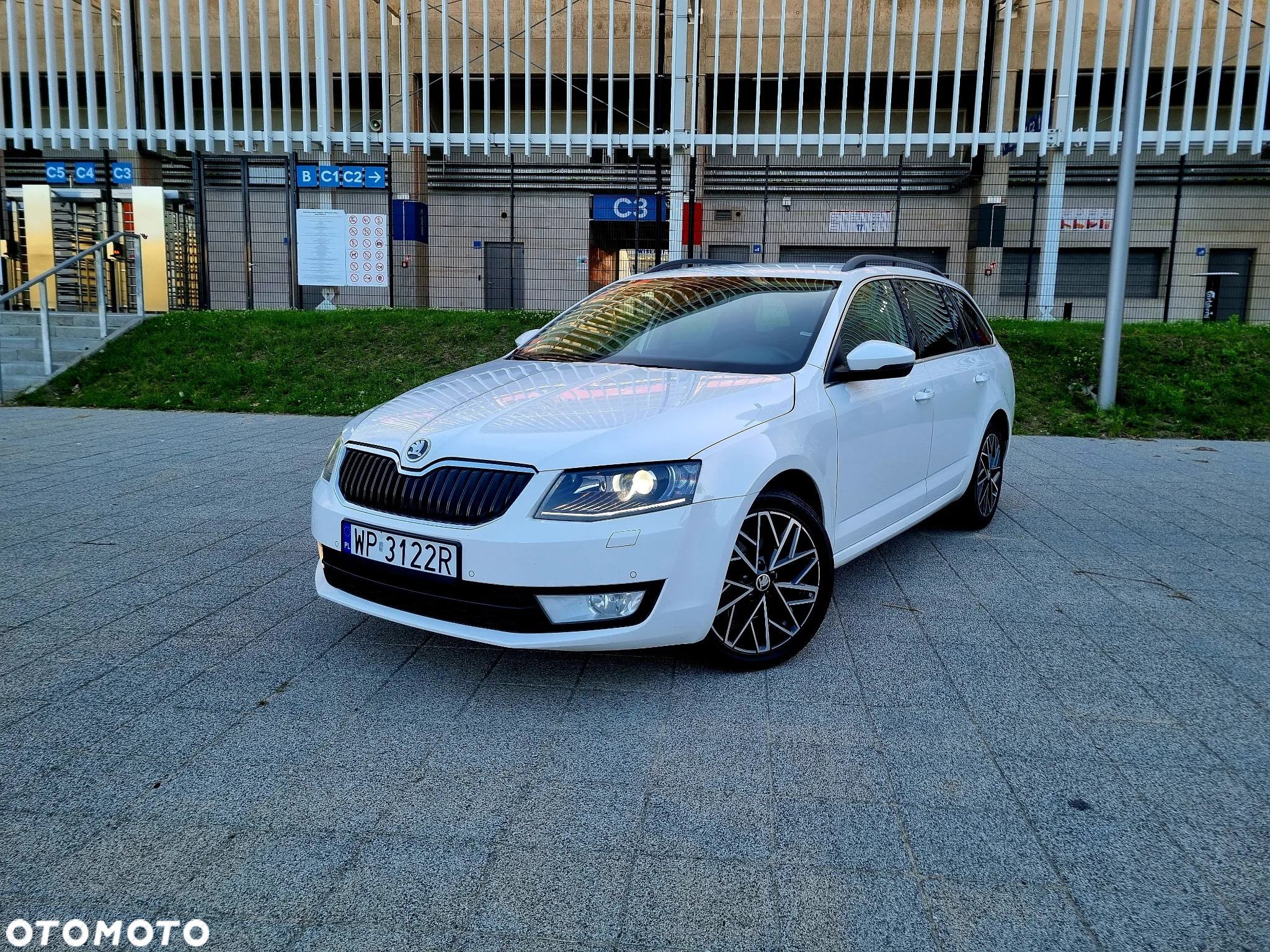Skoda Octavia Combi 2.0 TDI Style - 3