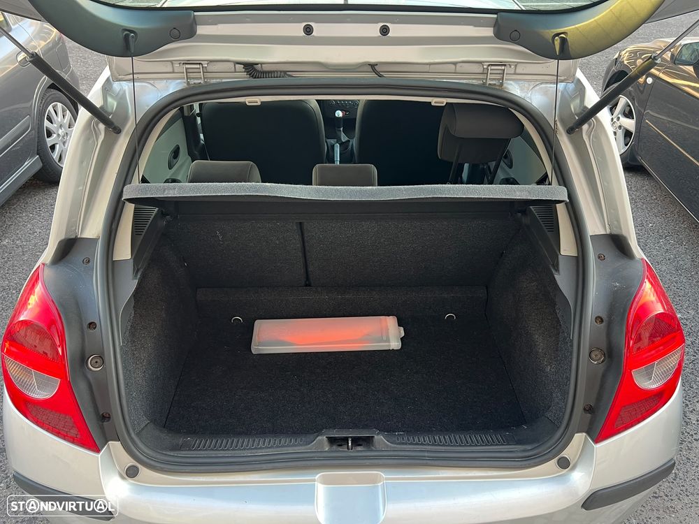 Renault Clio 1.2 16V Confort - 6