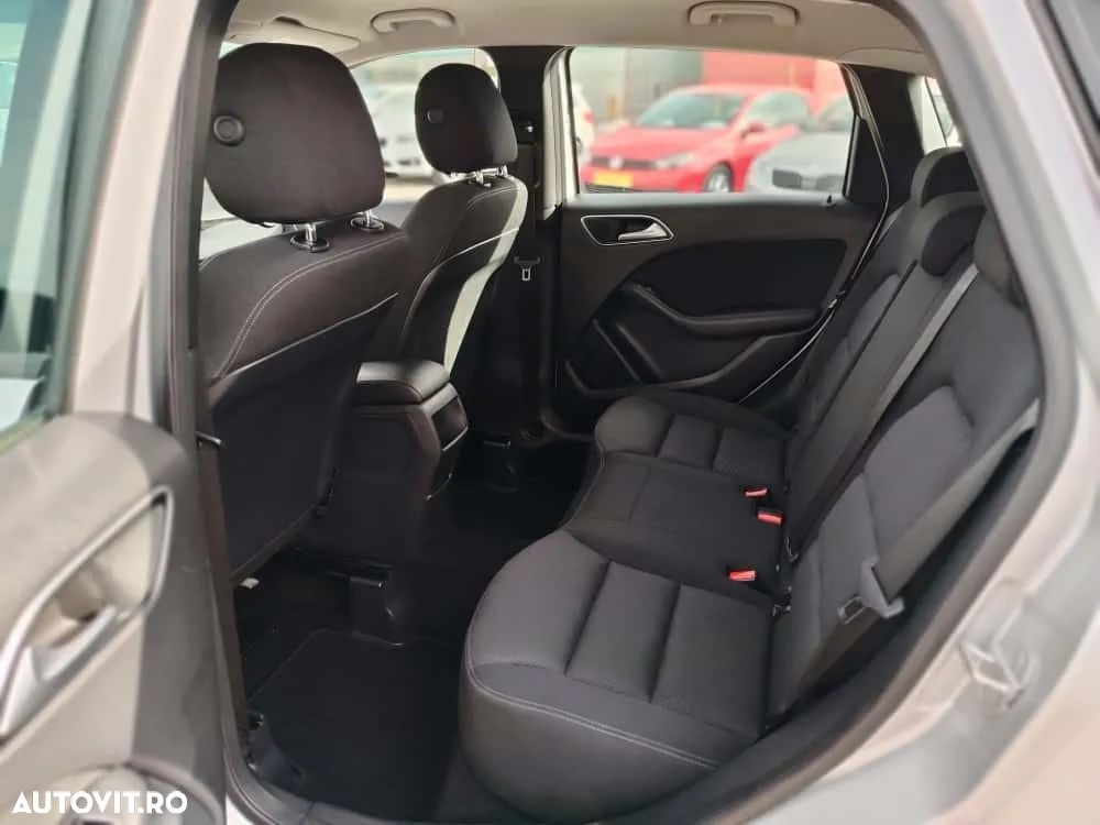 Mercedes-Benz B 180 CDI (BlueEFFICIENCY) - 16