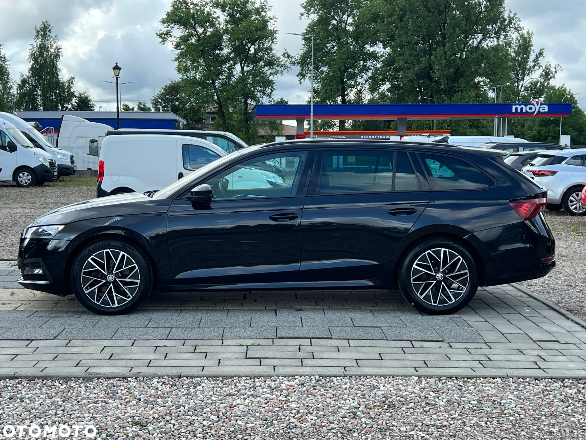 Skoda Octavia 2.0 TDI DSG Sportline - 13