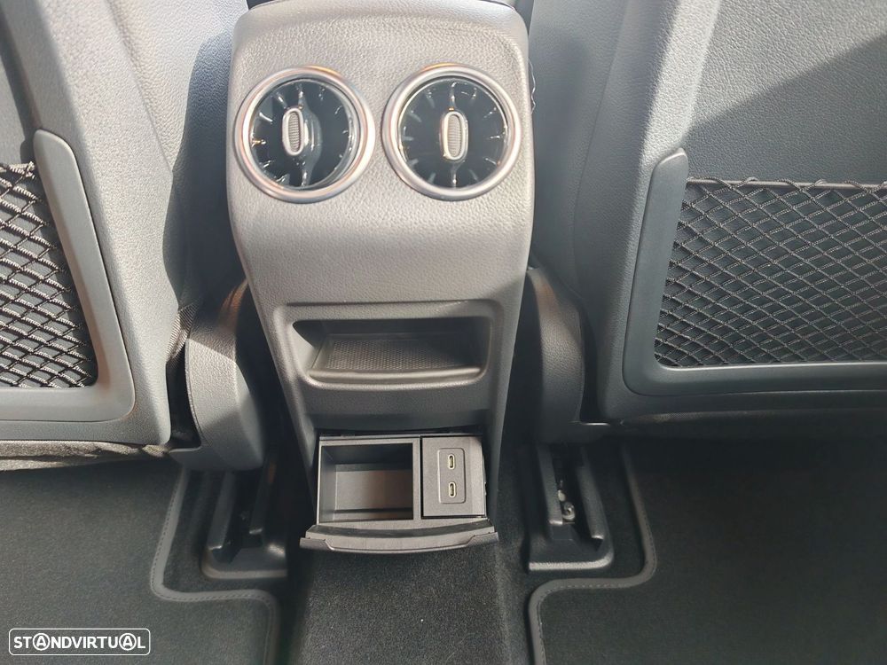 Mercedes-Benz EQB - 13