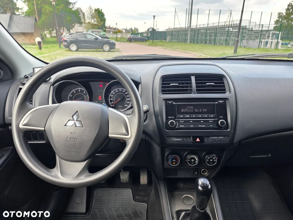 Mitsubishi ASX 1.6 Inform - 10