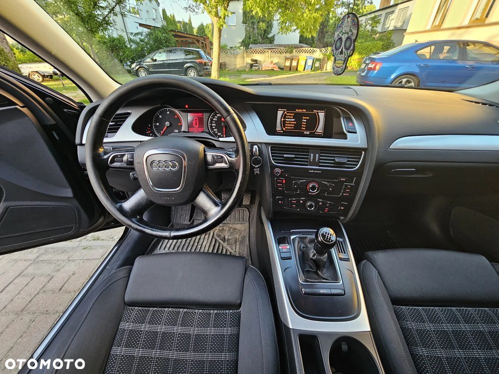 Audi A4 Avant 2.0 TDI DPF Attraction - 9