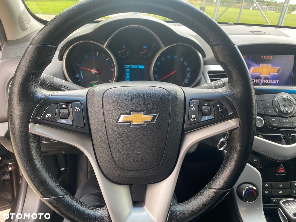 Chevrolet Cruze 1.7 LT - 22