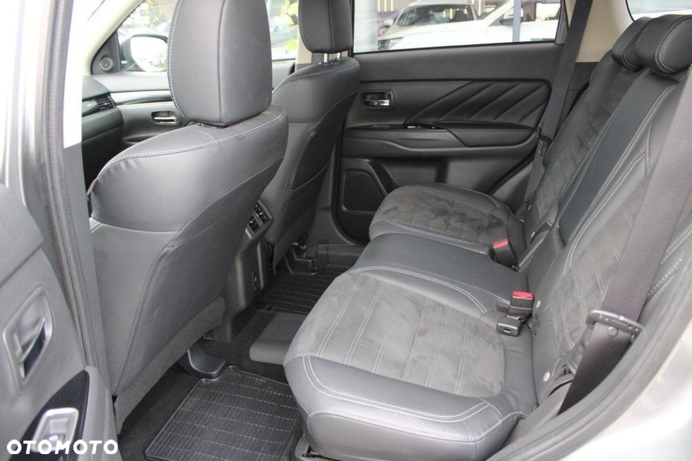 Mitsubishi Outlander - 21