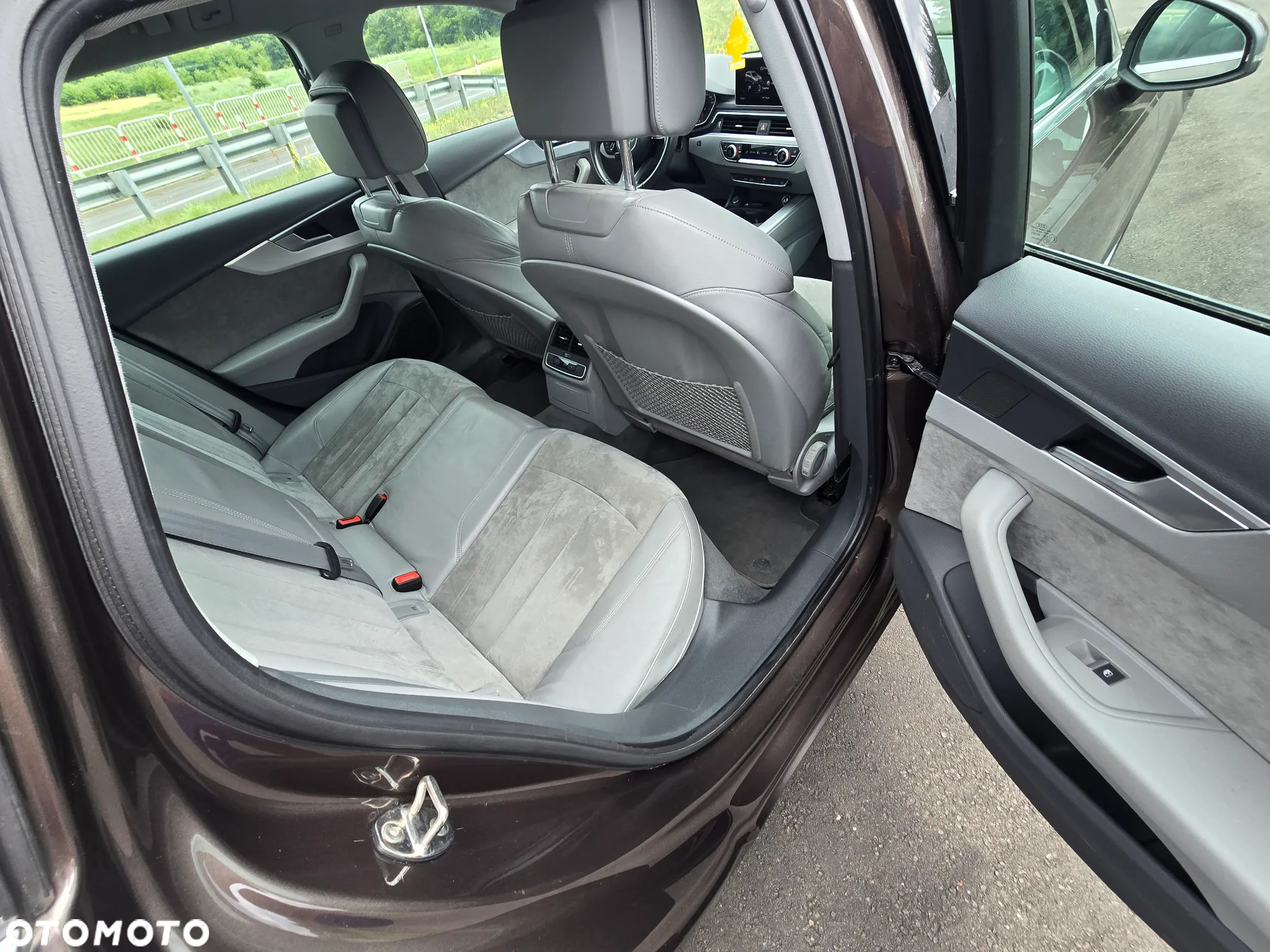 Audi A4 2.0 TDI S tronic - 24