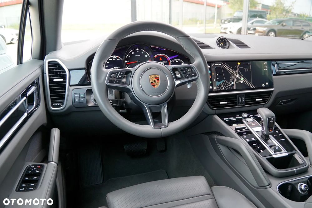 Porsche Cayenne Standard - 28