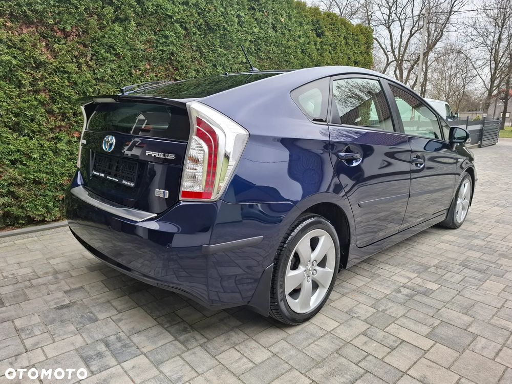 Toyota Prius (Hybrid) Executive - 4