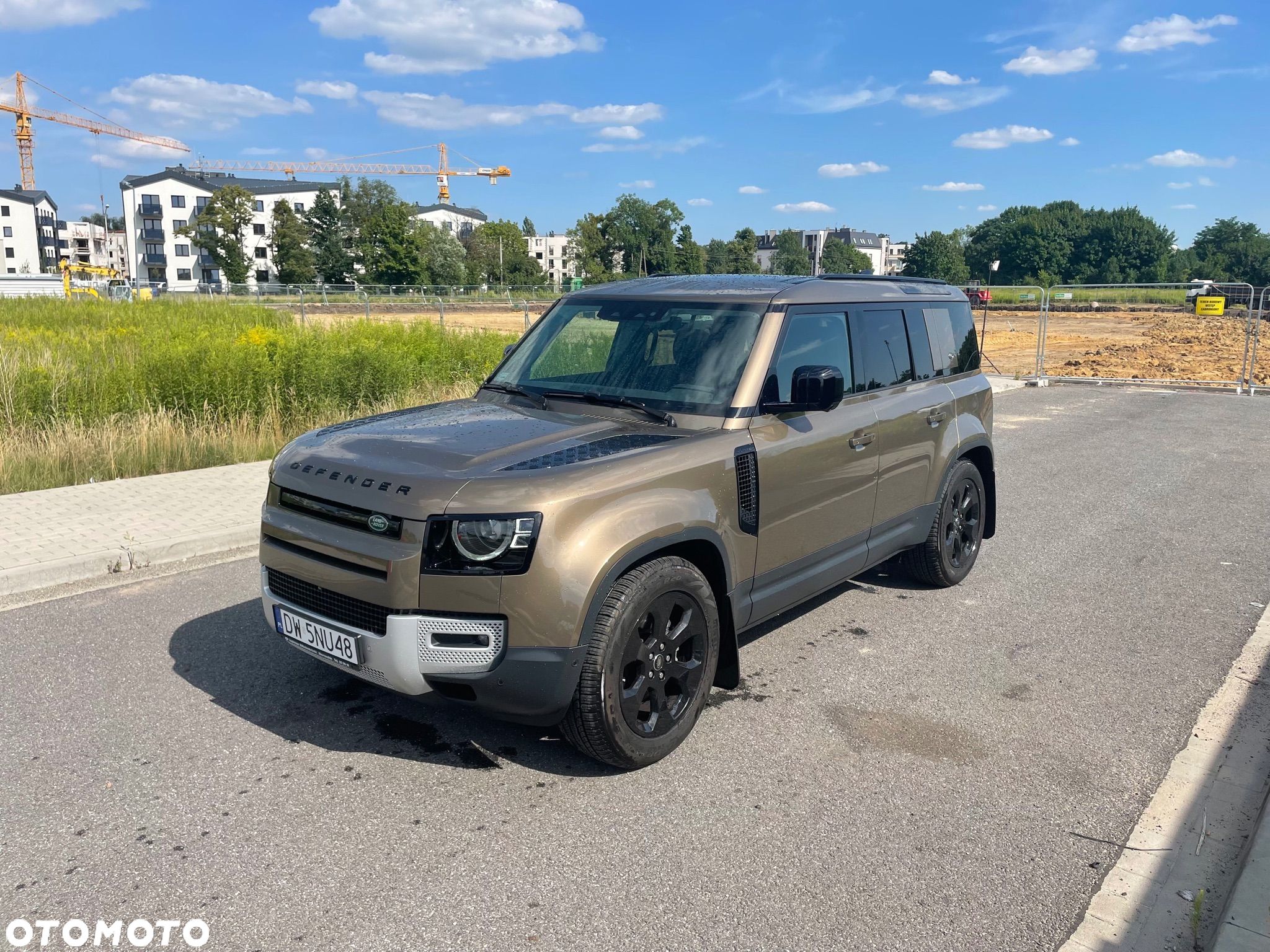 Land Rover Defender 110 2.0 D240 SE - 1