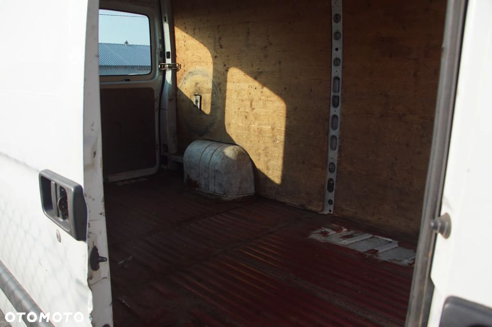 Auto na części - Opel Movano 1 I L2 2.8 DTI 114 KM S9W-702 M77 11U 2000R Silnik Skrzynia Drzwi Lusterka Szyba Maska Lampa Klamka Licznik Deska Kokpit Felga - 9