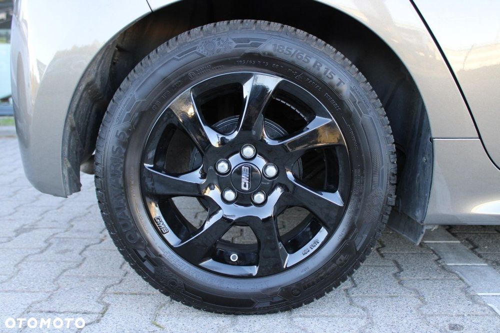 Toyota Yaris - 9