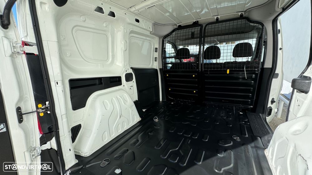 Fiat Doblo 1.3 MJet  3 Lugares A/C - 27