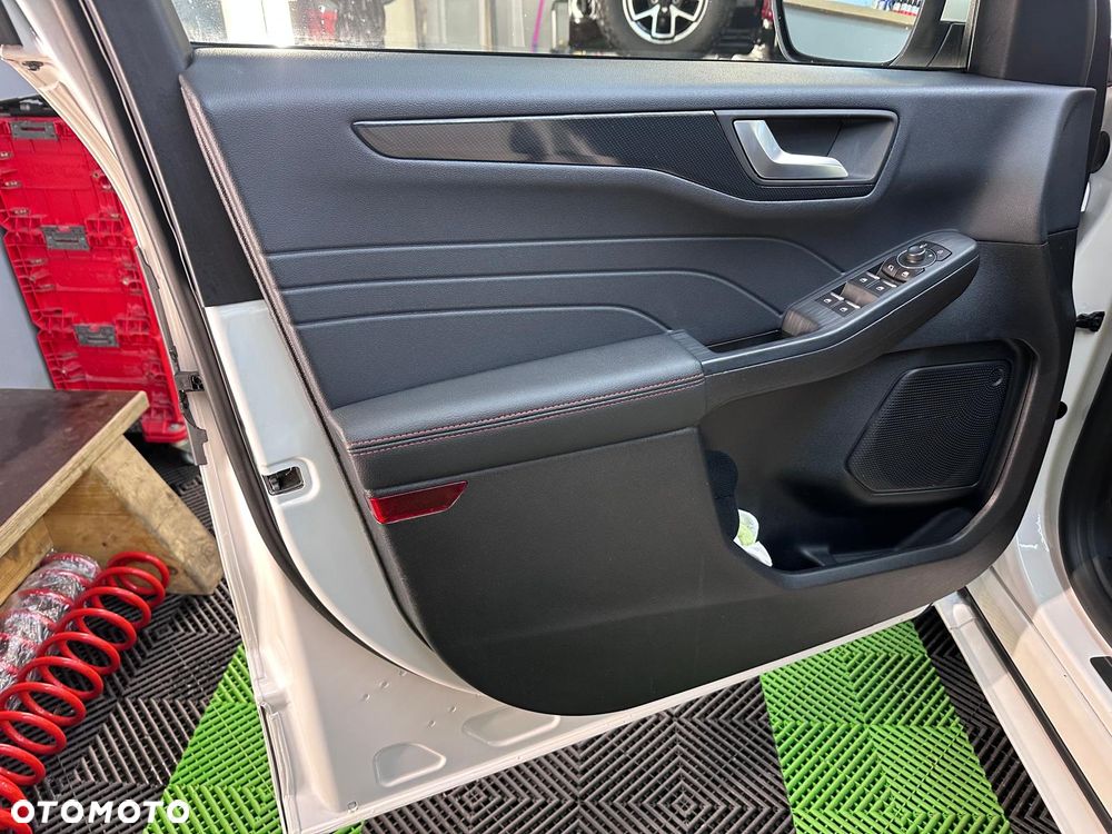 Ford Kuga 2.5 Duratec PHEV ST-LINE X - 11