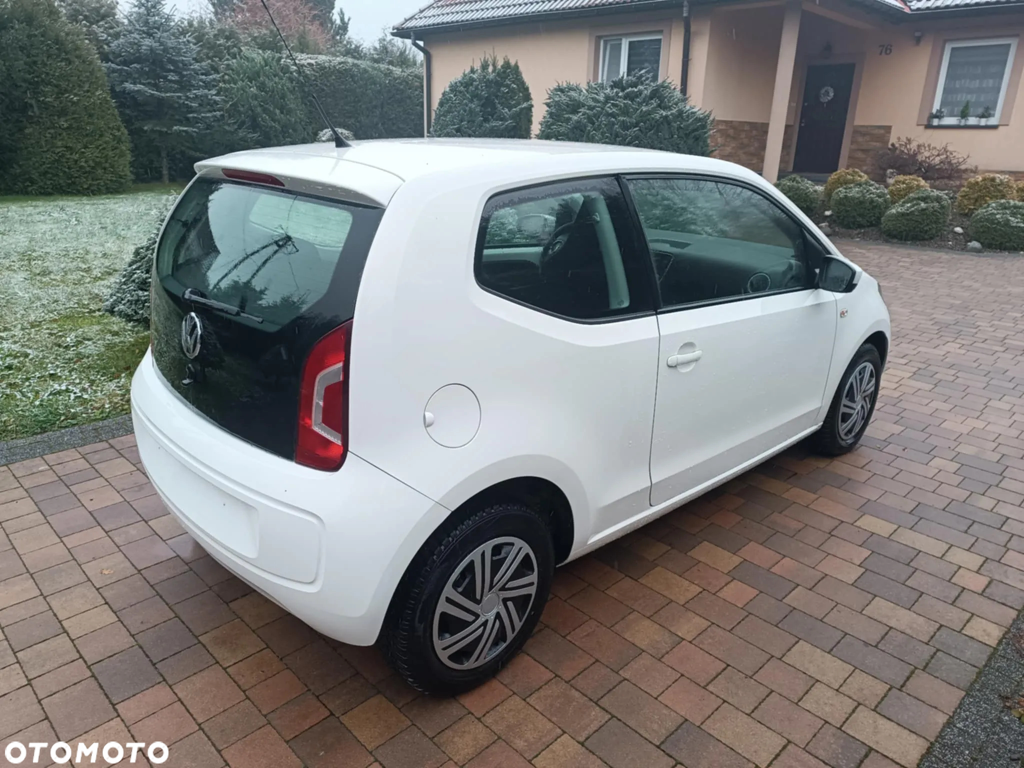 Volkswagen up! - 4