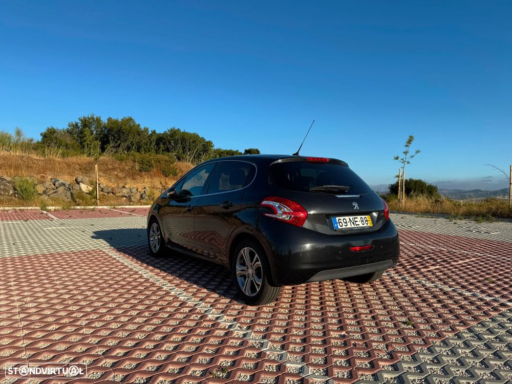 Peugeot 208 1.2 VTi Active - 4