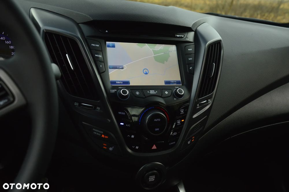 Hyundai Veloster - 34