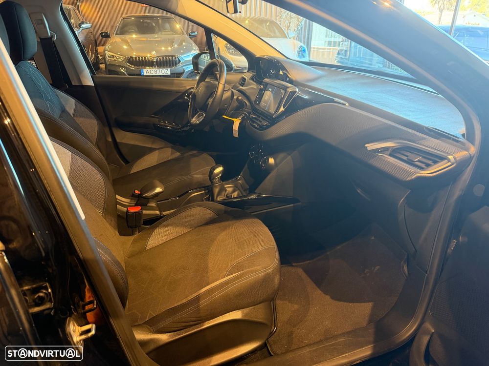 Peugeot 2008 1.2 PureTech Style - 27
