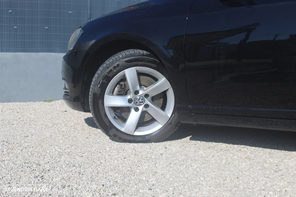 VW Passat Variant 2.0 TDi Highline Navig - 5
