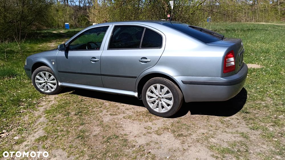 Skoda Octavia 1.6 Ambiente - 1