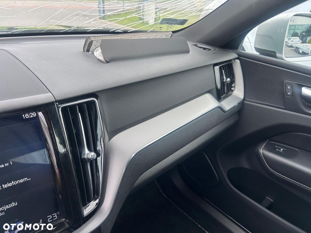 Volvo XC 60 D4 SCR R-Design - 19