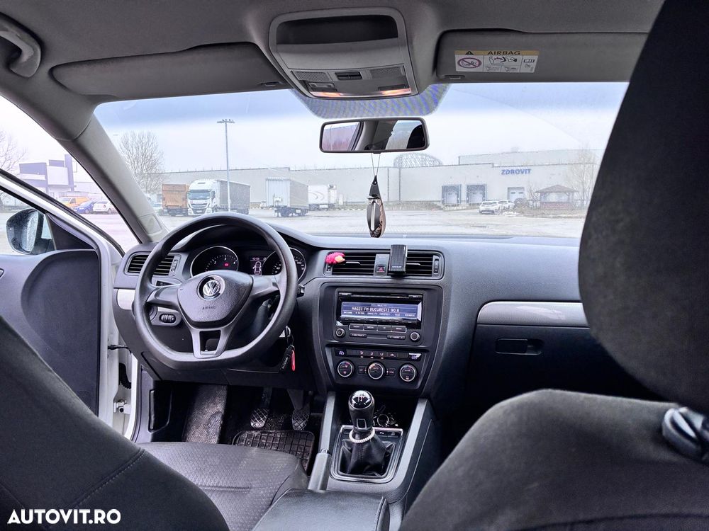 Volkswagen Jetta 2.0 TDI Comfortline - 8