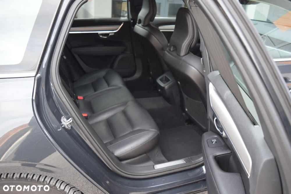 Volvo V90 D3 Momentum Pro - 37