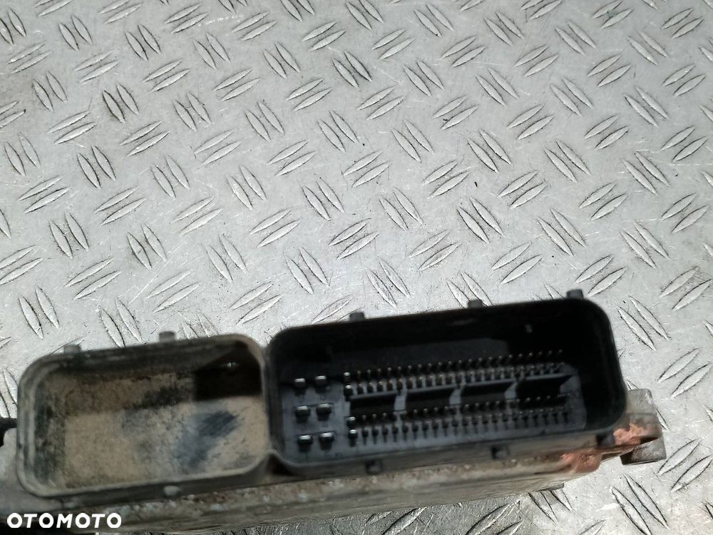 KOMPUTER, STEROWNIK HYUNDAI I30 I 39112-2B100  9030933129A1 1.4 16v - 5