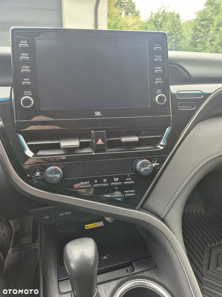 Toyota Camry 2.5 Hybrid Executive CVT - 32