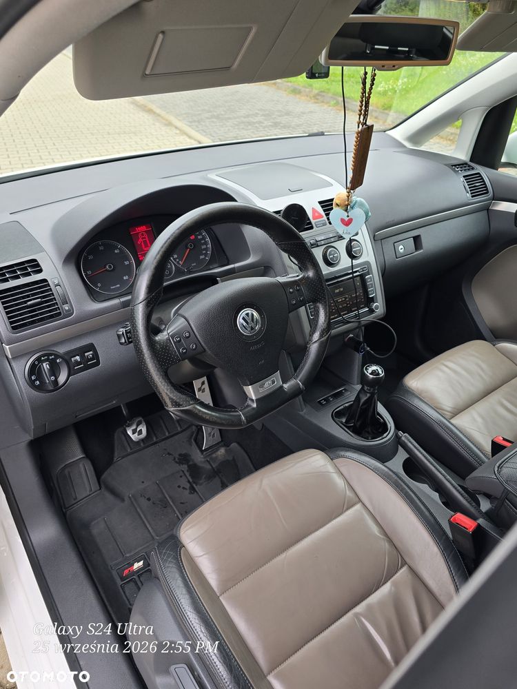 Volkswagen Touran - 5