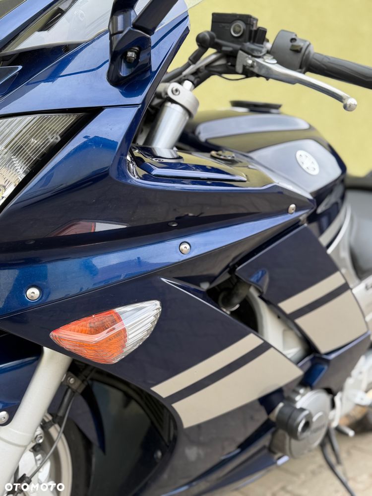 Yamaha FJR - 28