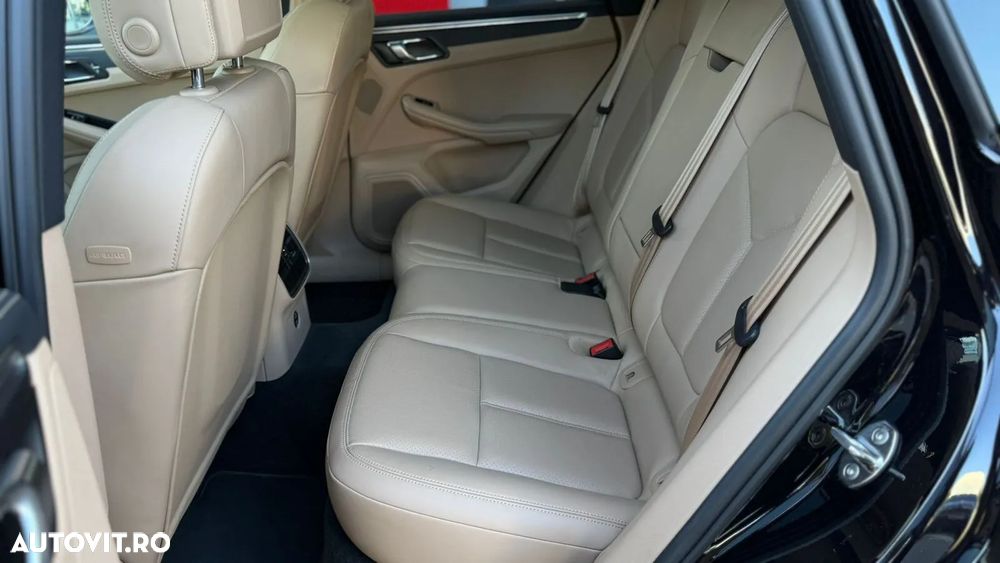 Porsche Macan T - 17