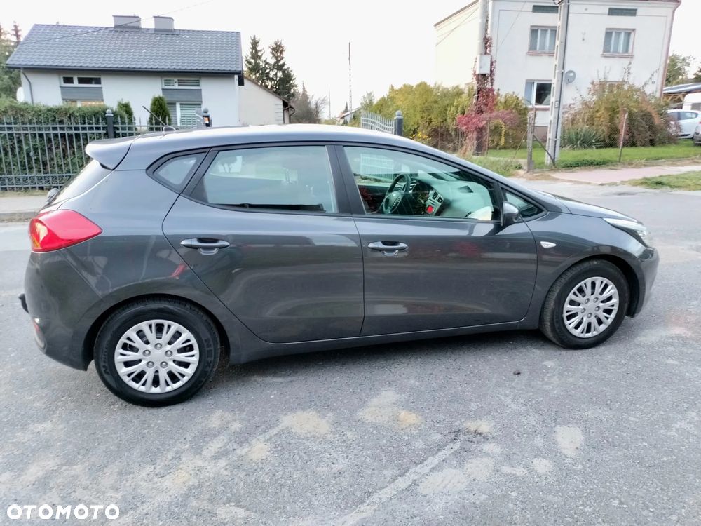 Kia Ceed - 9