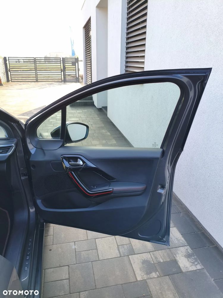 Peugeot 2008 PureTech 110 Stop&Start EAT6 GT-Line Edition - 14