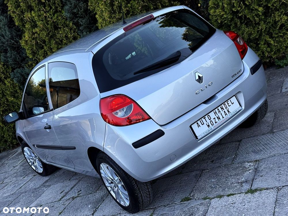 Renault Clio - 18