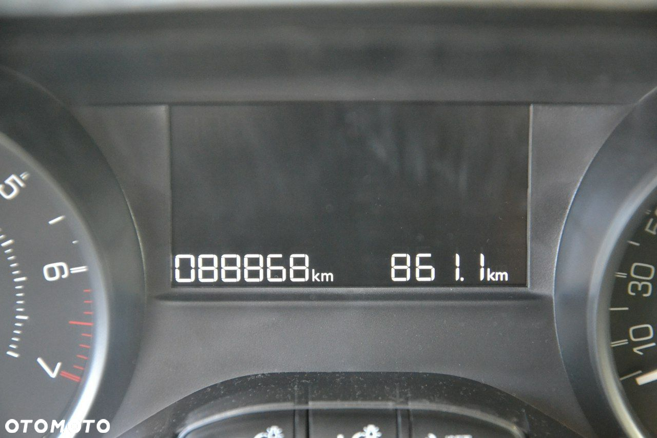 Peugeot 208 - 21
