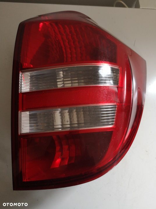 KIA CEED KOMBI LAMPA TYŁ PRAWA 92042-1H3 - 1