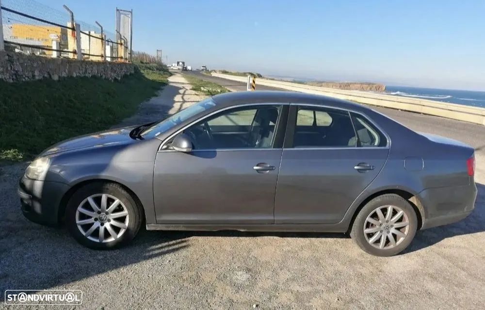VW Jetta 1.9 TDi Confortline - 3