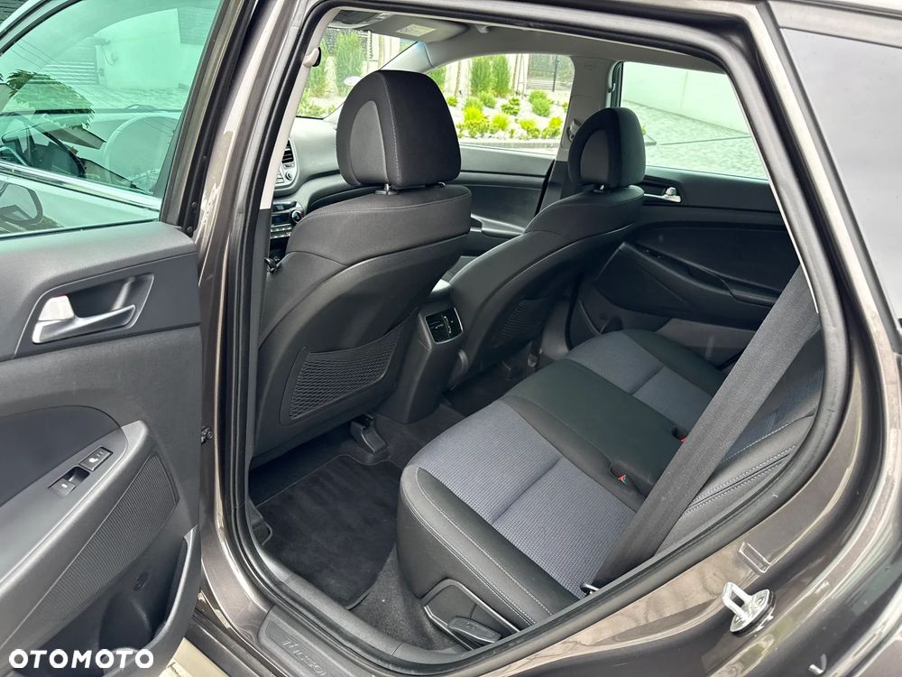 Hyundai Tucson blue 1.6 GDi 2WD Navi - 18