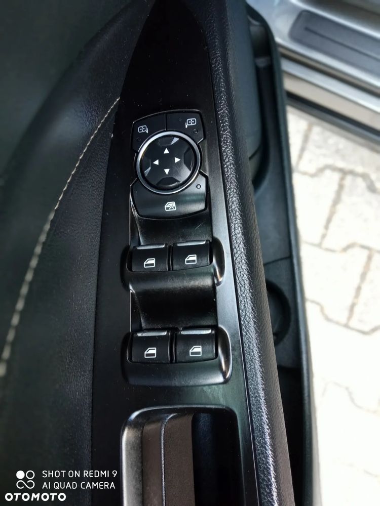 Ford Fusion 2.0 EcoBoost Titanium - 26