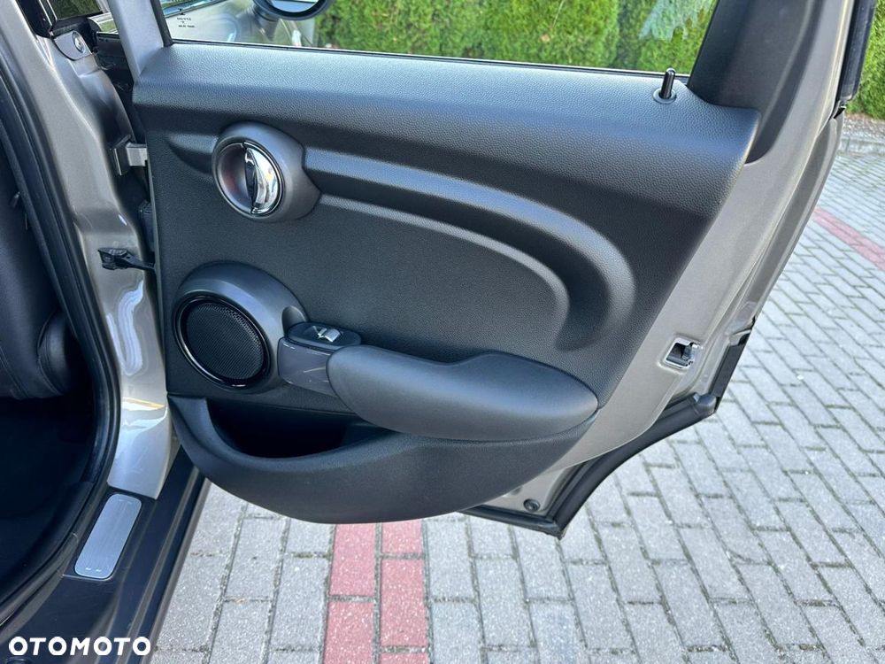 MINI Cooper Classic Trim - 20