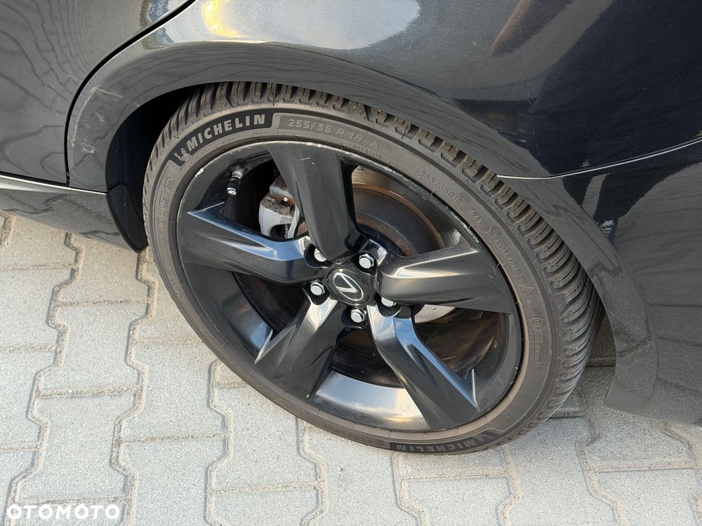 Lexus IS 300h Business Edition - 16
