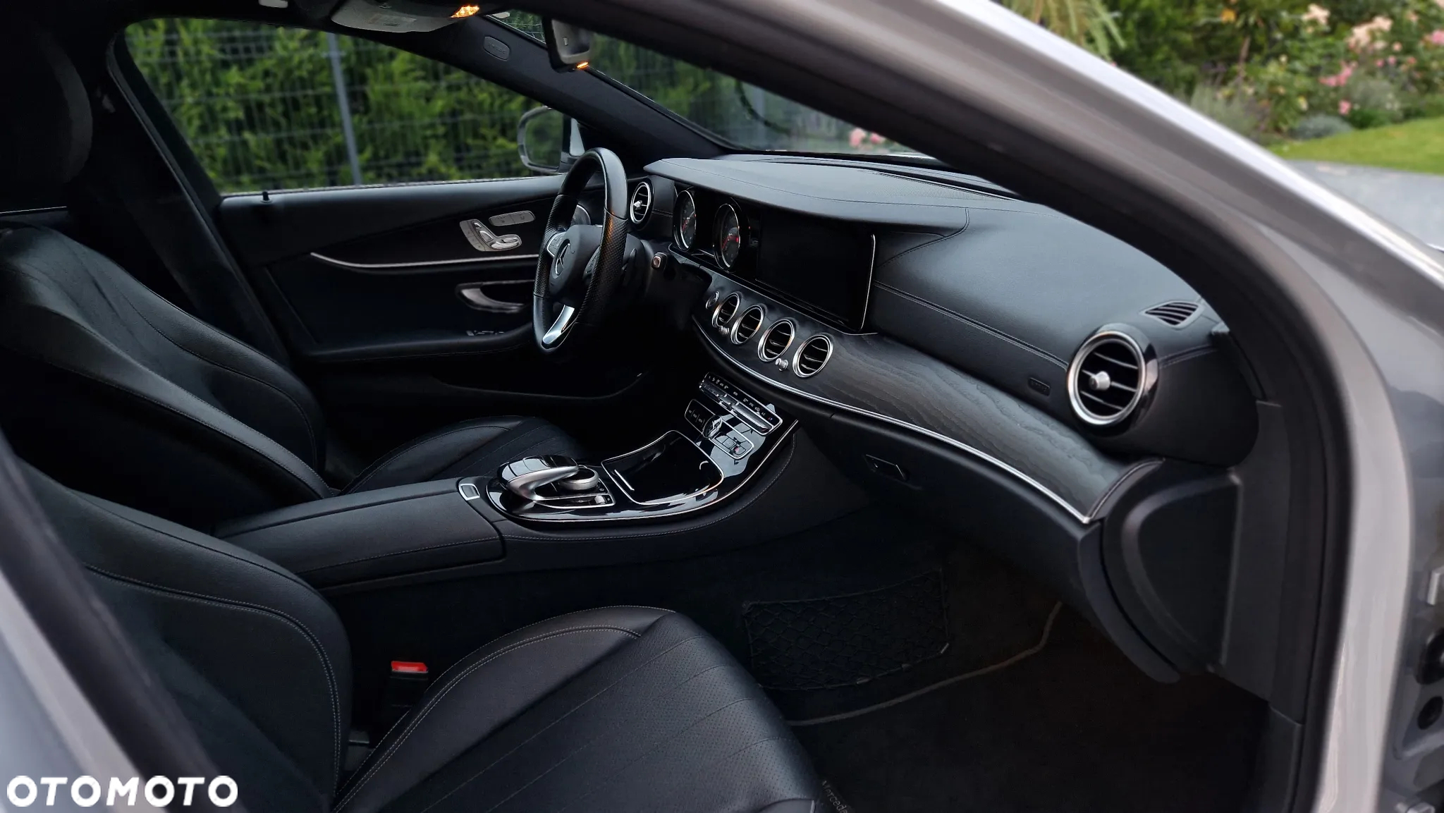 Mercedes-Benz Klasa E 300 9G-TRONIC Avantgarde - 16