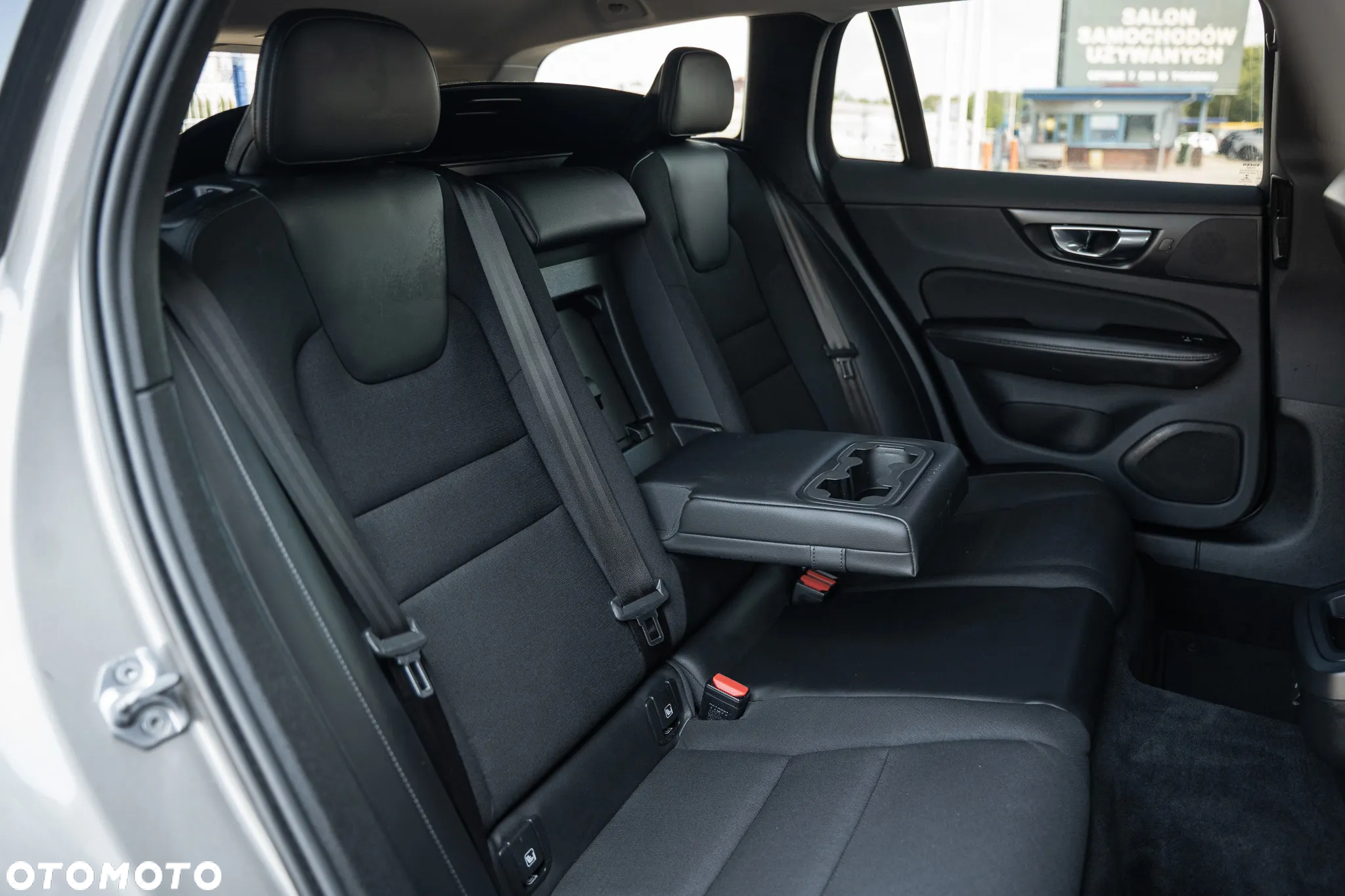 Volvo V60 D3 Momentum Pro - 33
