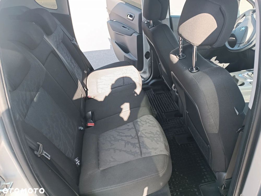 Peugeot 3008 120 VTi Style - 19