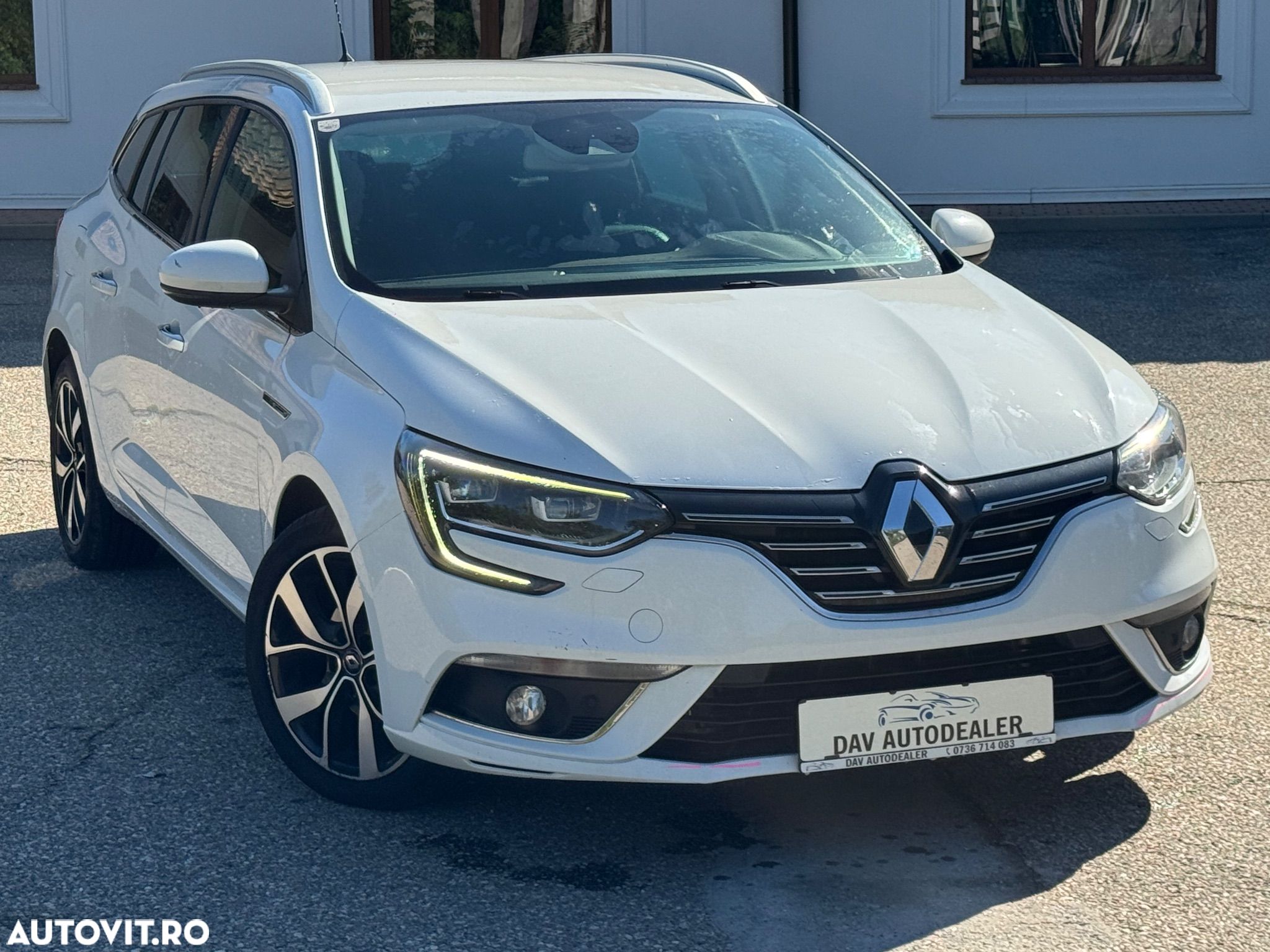 Renault Megane BLUE dCi 115 EDC BOSE EDITION - 9
