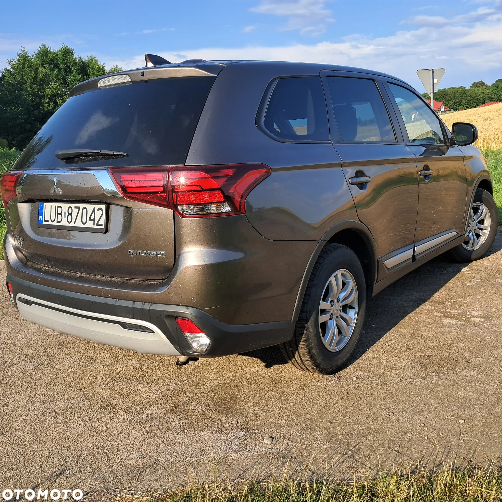 Mitsubishi Outlander - 3